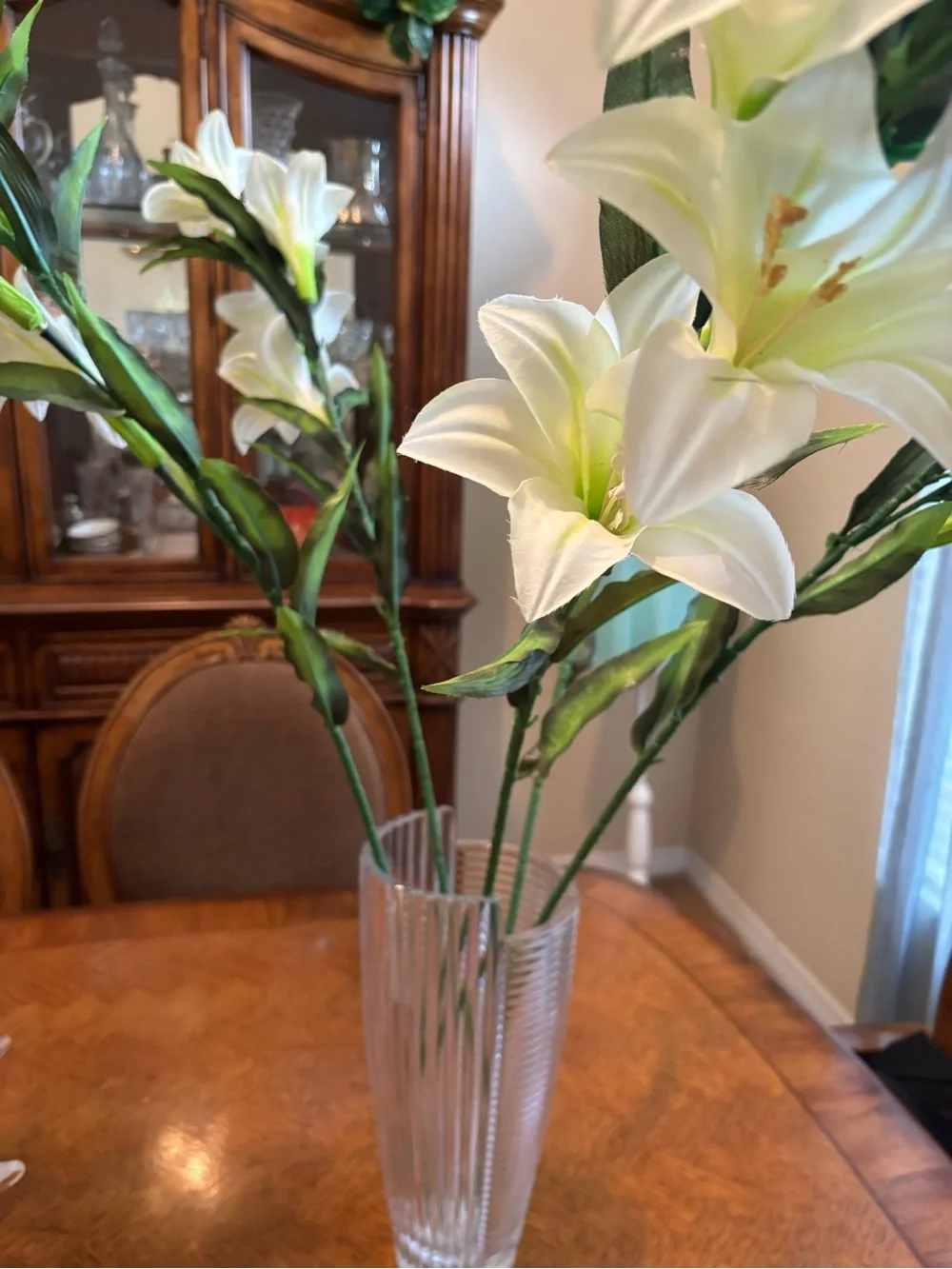 Elegant White Lily bouquet